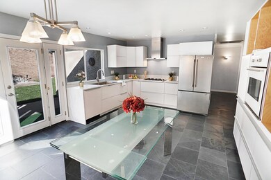 07-Dining Area to Kitchen