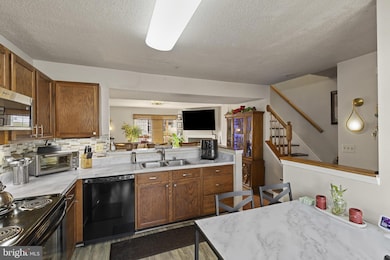 7447 Catterick Ct, Windsor Mill, MD 21244 - photo 5