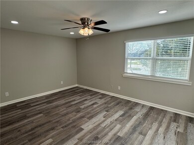 205 Winter Park unit A, College Station, TX 77840 - photo 5