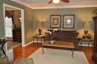 8523 Burlingame Rd, Louisville, KY 40219 - photo 3