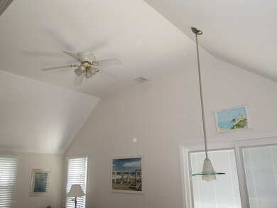 Vaulted Liv Rm