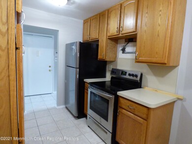 4 Pine Cluster Cir unit F, Manalapan, NJ 07726 - photo 4