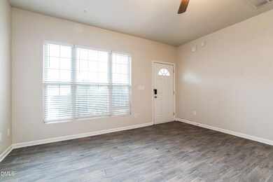 020-photo-living-room-13592976