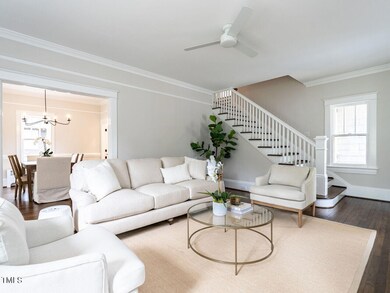 007-1280x960-living-room