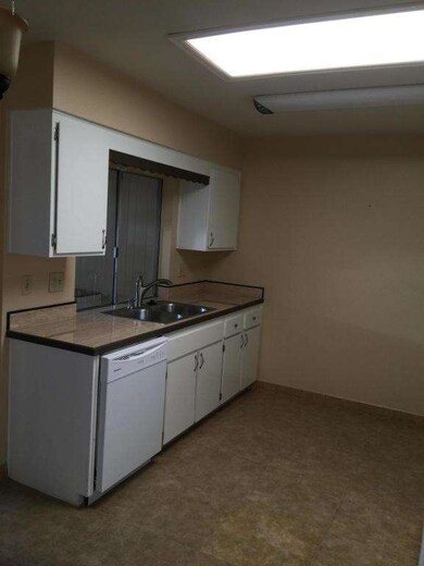 10880 W Santa fe Dr, Sun City, AZ 85351 - photo 3