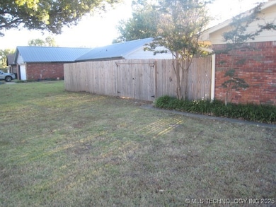 1001 W Vandever Blvd, Broken Arrow, OK 74012 - photo 4