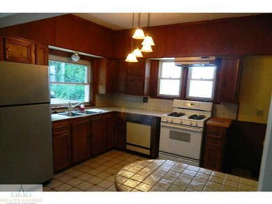 unlisted-address, Lansing, MI 48906 - photo 5