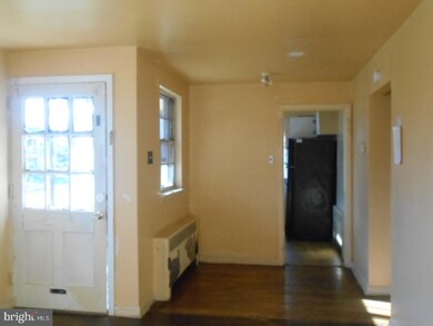 114 W Parkway Ave, Chester, PA 19013 - photo 6