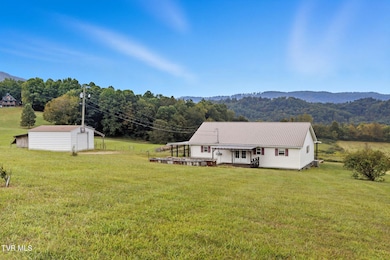 1331 Pine Orchard Rd, Butler, TN 37640 - photo 4