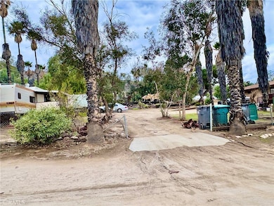 33510 Beverly Dr, Hemet, CA 92545 - photo 2