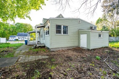 18 Beaconsfield St, Lawrence, MA 01843 - photo 4