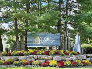 154 Harbor Cir, Freehold, NJ 07728 - photo 3