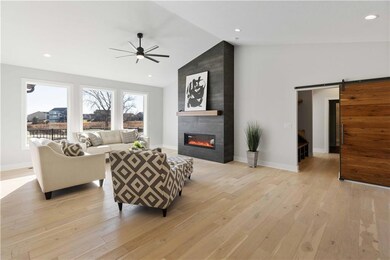 9638 Watermeadow Cir, Johnston, IA 50131 - photo 5