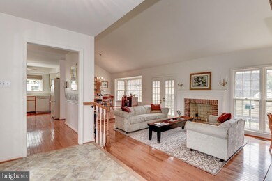 11417 Frances Green Dr, North Potomac, MD 20878 - photo 3