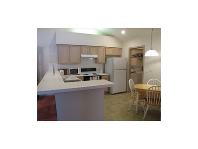 EAT-IN KITCHEN