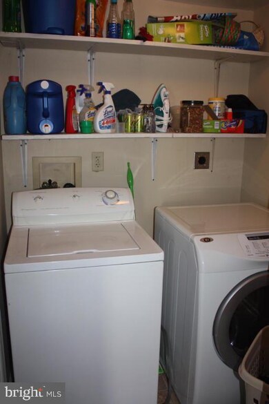 524 E Main St, New Holland, PA 17557 - photo 5