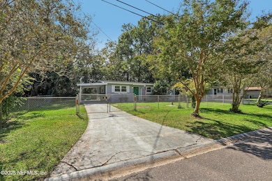 6770 Tinkerbell Ln, Jacksonville, FL 32210 - photo 3