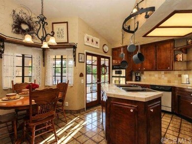 Kitchen with nook