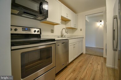 27401 Valley Run Dr unit 401, Wilmington, DE 19810 - photo 7