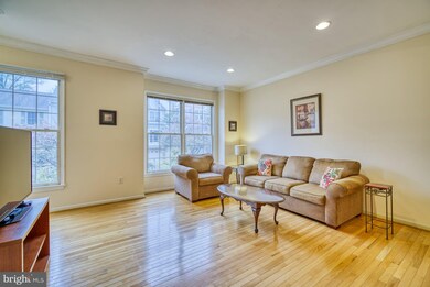 3114 Sutherland Hill Ct, Fairfax, VA 22031 - photo 4