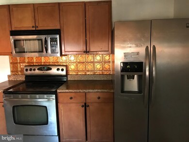 8356 Oakleigh Rd, Parkville, MD 21234 - photo 4