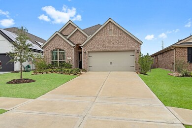 Welcome to 19838 Blue Roan Dr, located in Amira.