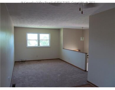 104 Timberlake Cir, Scott Depot, WV 25560 - photo 4