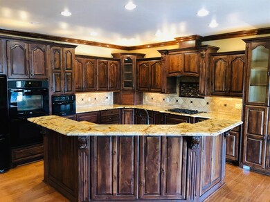 1108 S Adams St, Hugoton, KS 67951 - photo 6