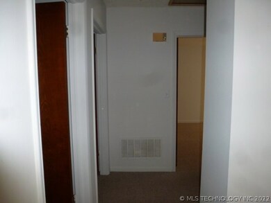 Hallway towards bedrooms and bath
