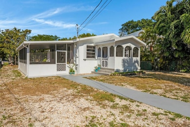 19557 Mayan St