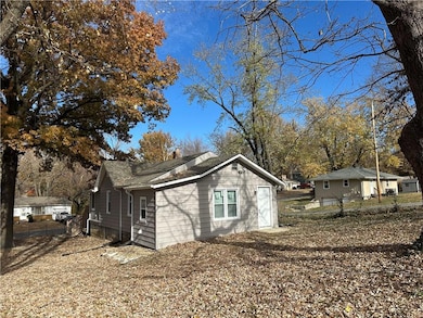 11335 E 13th St S, Independence, MO 64052 - photo 5