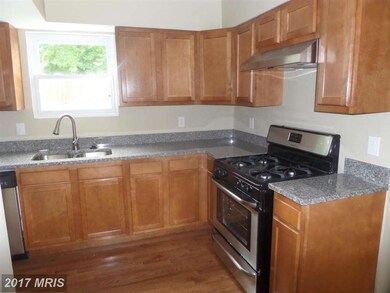 914 Portia Ct, Hyattsville, MD 20785 - photo 7