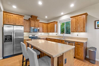 63211 Black Powder Ln, Bend, OR 97701 - photo 5