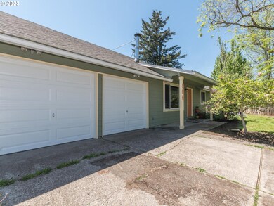 906 SW 14th St, Troutdale, OR 97060 - photo 4