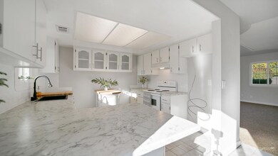 Bright & Cheery Kitchen