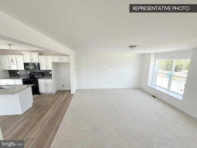 708 Deerfield Blvd, Pennsburg, PA 18073 - photo 5