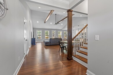 25 Beryl Circle Foyer