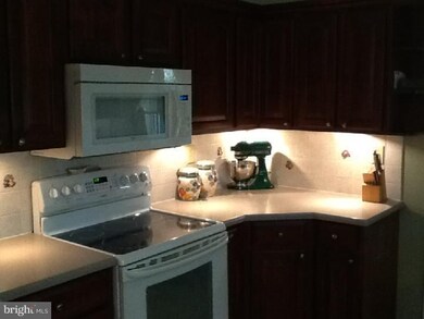 6326 Lewisville Ave, Bensalem, PA 19020 - photo 7