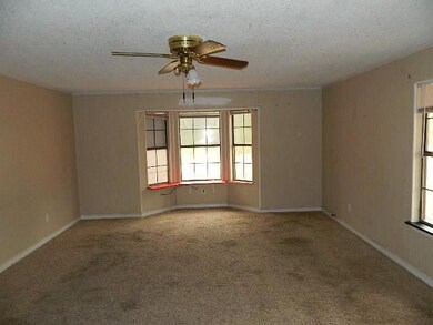 LIVING RM