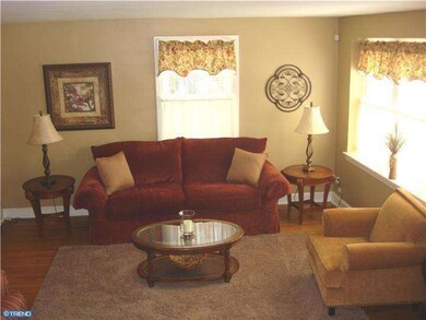 533 Gainsboro Rd, Drexel Hill, PA 19026 - photo 5