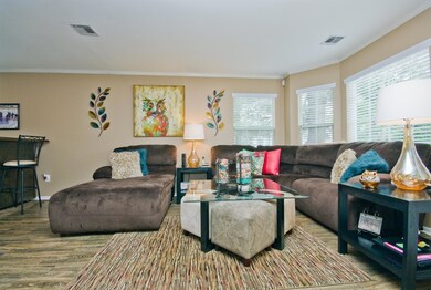 8 Mainbraid Living Room 2