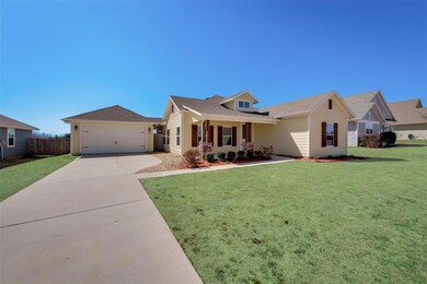 1426 Blue Bonnett Blvd, Gainesville, TX 76240 - photo 3