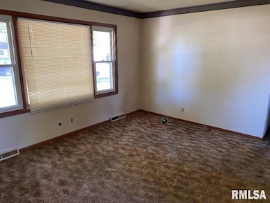 5012 Candlelight Dr, Davenport, IA 52806 - photo 5