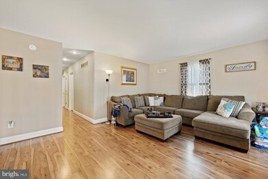 2116 Sunbriar Ln, Gwynn Oak, MD 21207 - photo 5