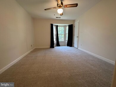 12233 Fairfield House Dr unit 208B, Fairfax, VA 22033 - photo 6