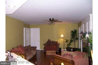 2898 Chevoit Hill Ct, Woodbridge, VA 22191 - photo 5