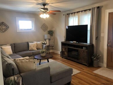 24 Pershing Dr, Schenectady, NY 12302 - photo 6