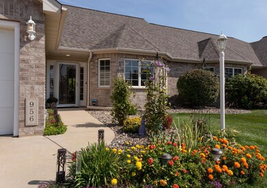 956 Aurora Cir, Red Wing, MN 55066 - photo 2