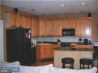 420 Springview Ln, Phoenixville, PA 19460 - photo 5