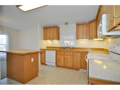 405 Leisure Dr, Wakefield, RI 02879 - photo 2